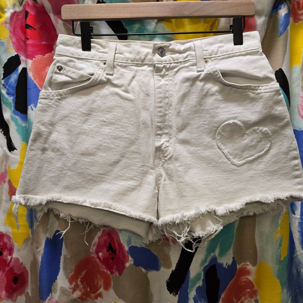 Vintage Levi's 951 Relaxed Fit Distressed Denim Shorts White Heart Orange Tab 10